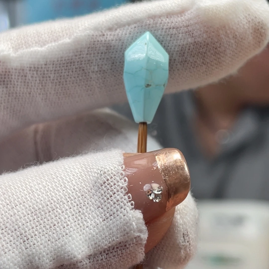 绿松石未镶嵌挂件