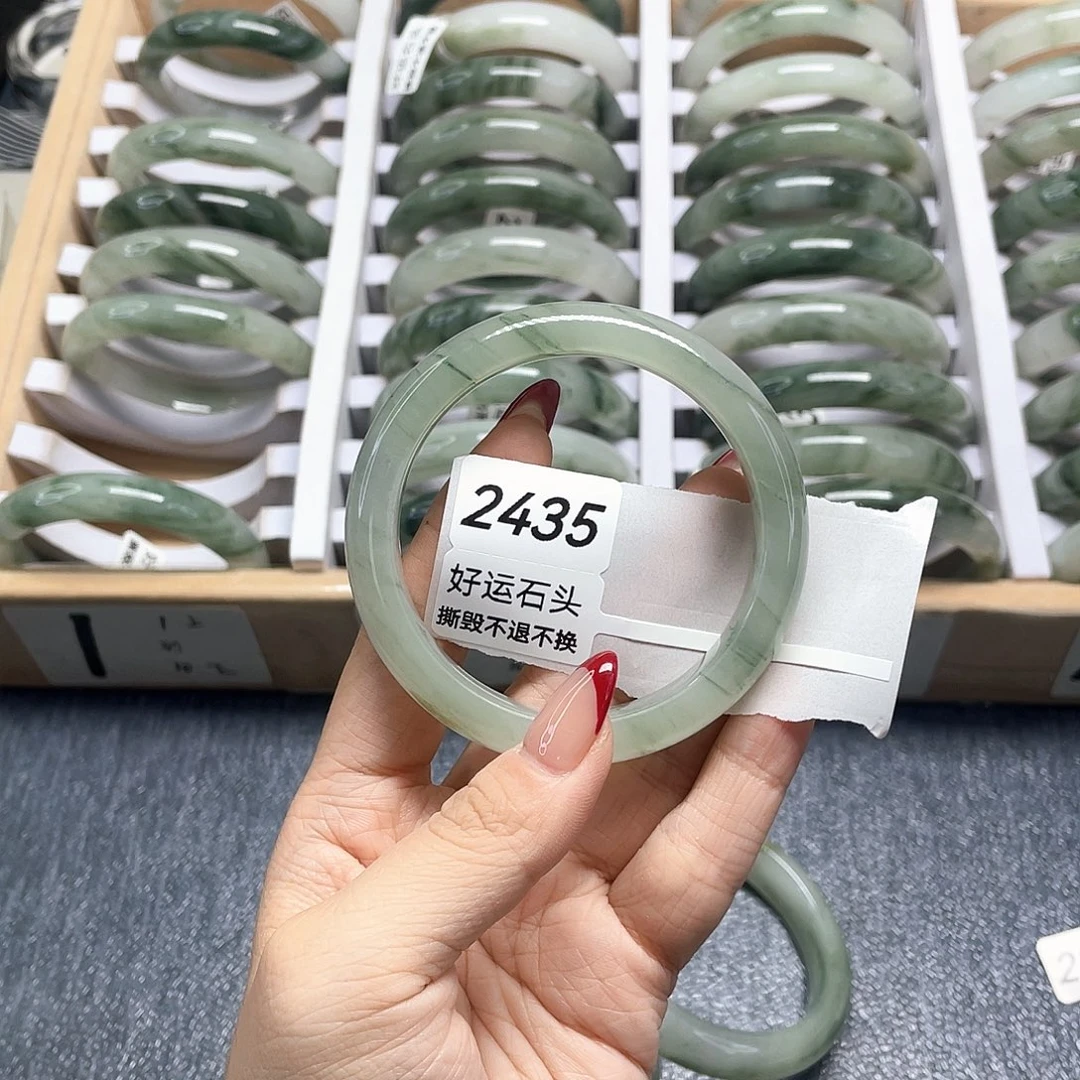 石英质玉未镶嵌手镯2435