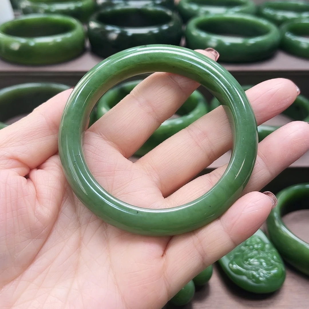 和田玉（碧玉）未镶嵌手镯