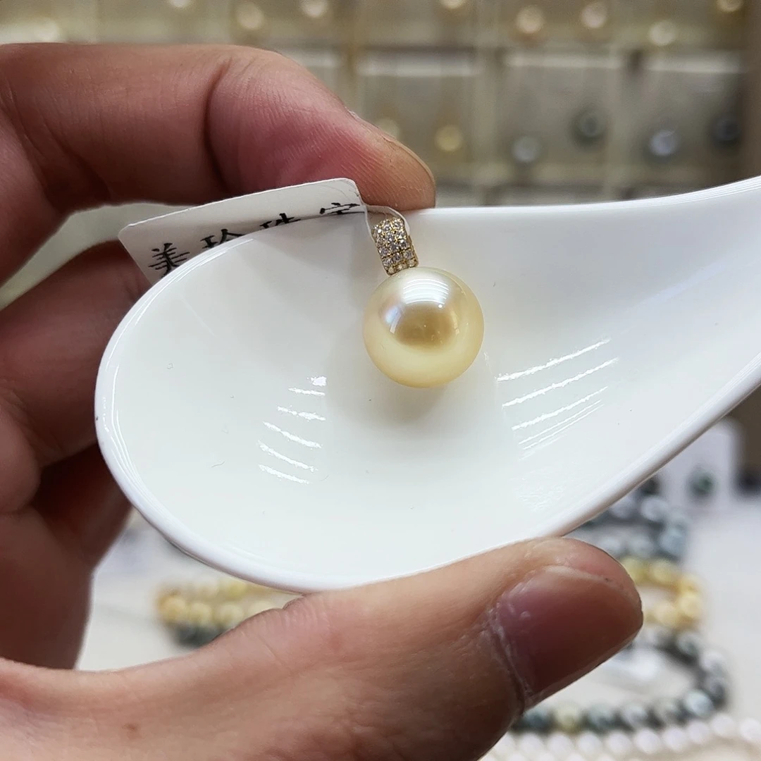 颈饰海水珍珠18K金镶嵌