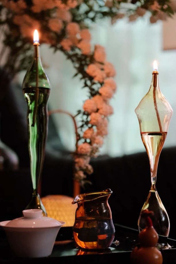 观风 | 黑光玻璃