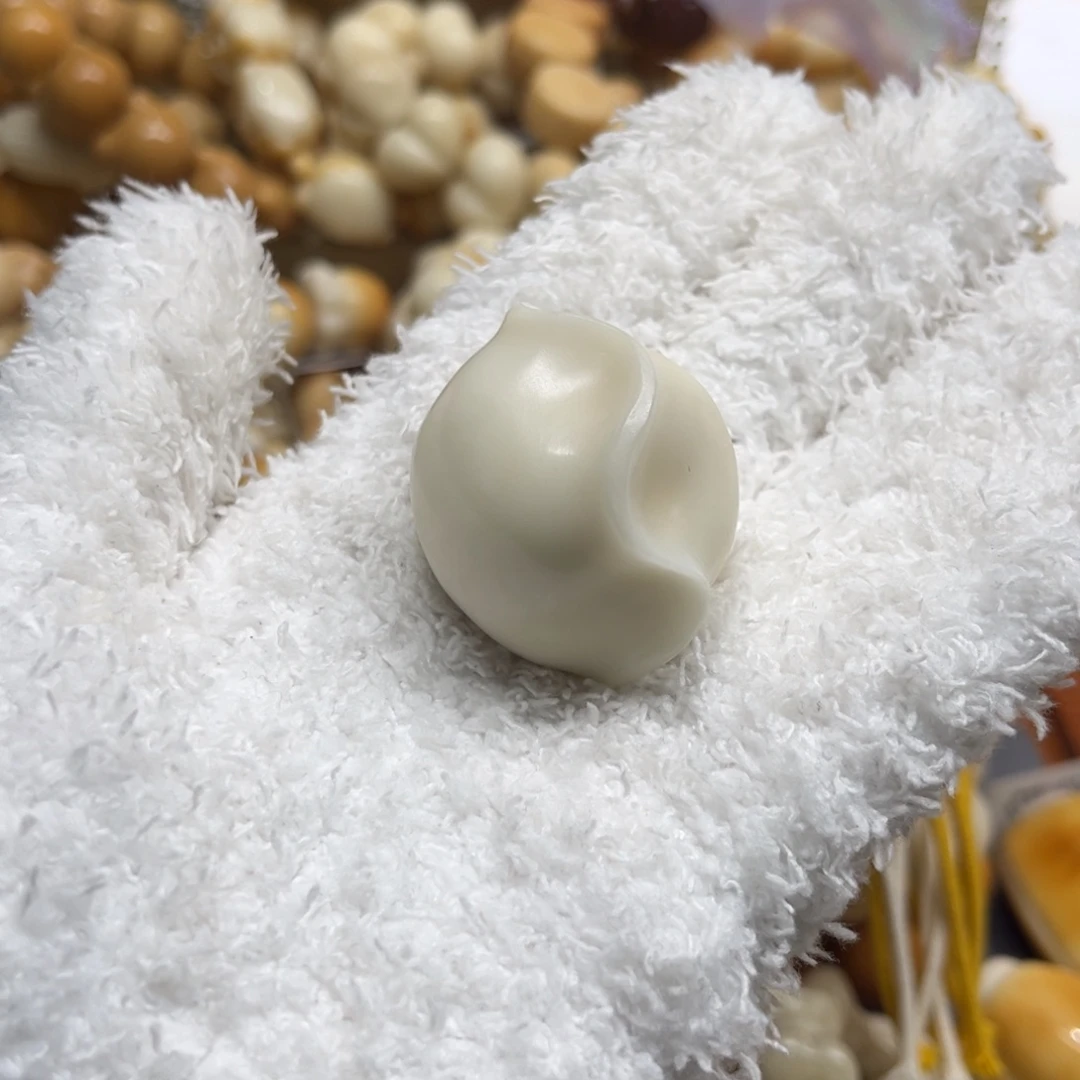 吊坠菩提根/象牙果12.28.34原白色饺子