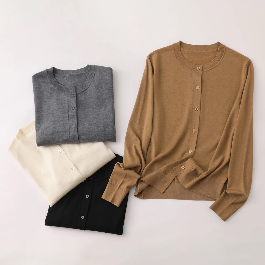 精纺羊毛圆领开衫春秋气质针织衫宽松显瘦经典百搭羊毛衫外套女