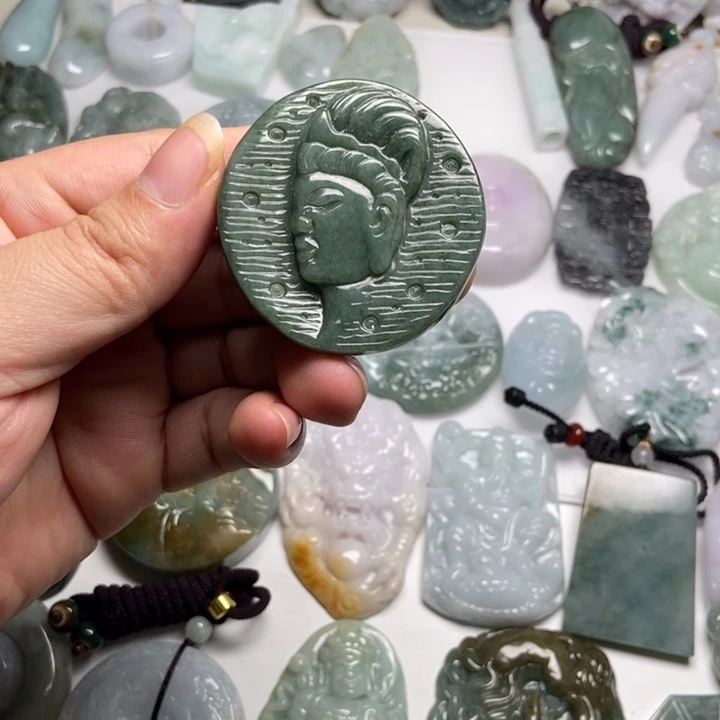 翡翠未镶嵌颈饰观音47