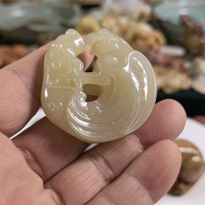 阿***）未镶嵌和田玉质如图所示配饰玛瑙/玉髓
