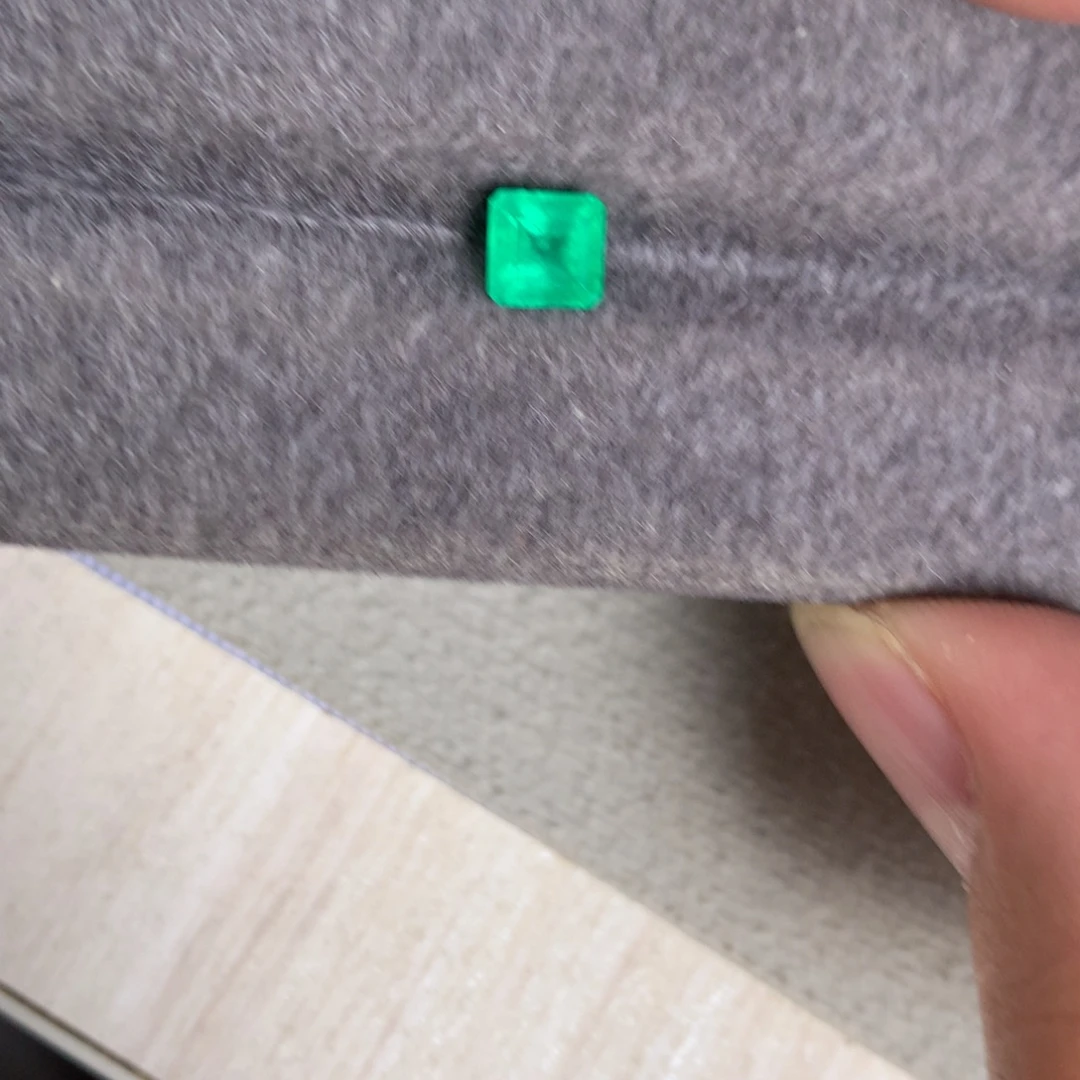 祖母绿裸石76分 哥伦比亚 木佐