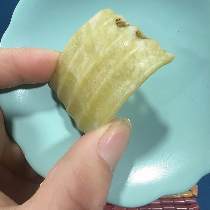 透闪石质玉未镶嵌挂件