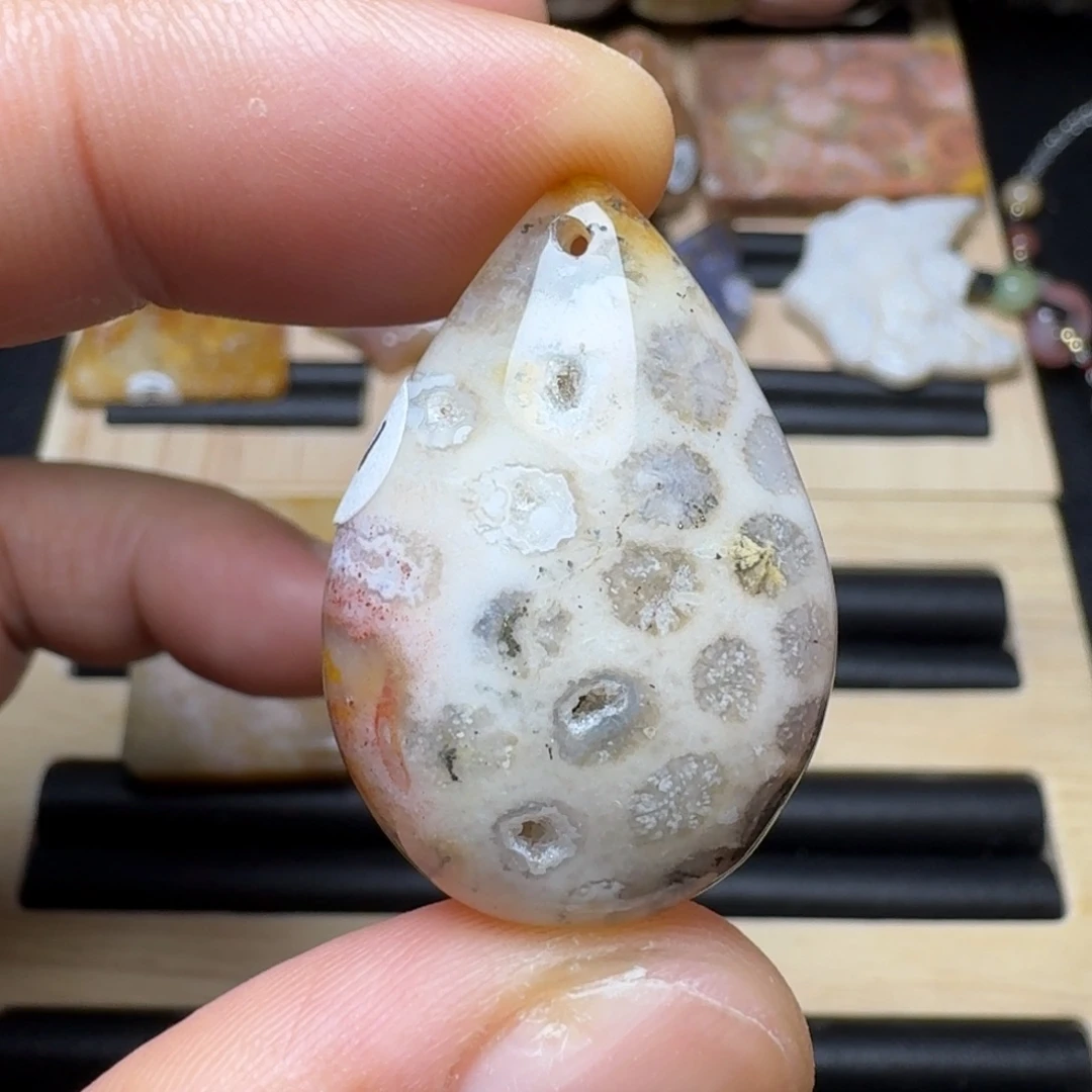 未镶嵌纯天然色有机玉石保真色硅化玉无珠无绳一件包邮