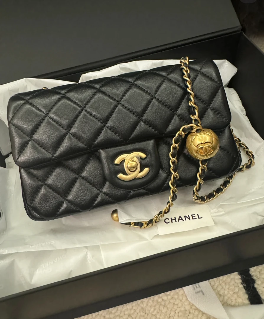 95新 Chanel/香奈儿 多多奢品/香奈儿黑金金球大mini斜跨包/98新