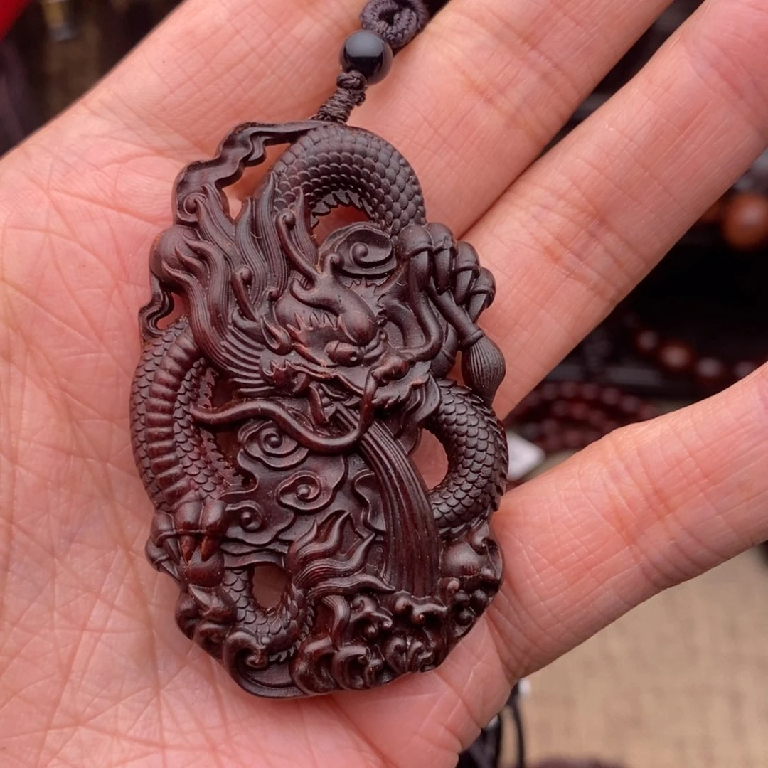 檀香紫檀（小叶紫檀）把件龙