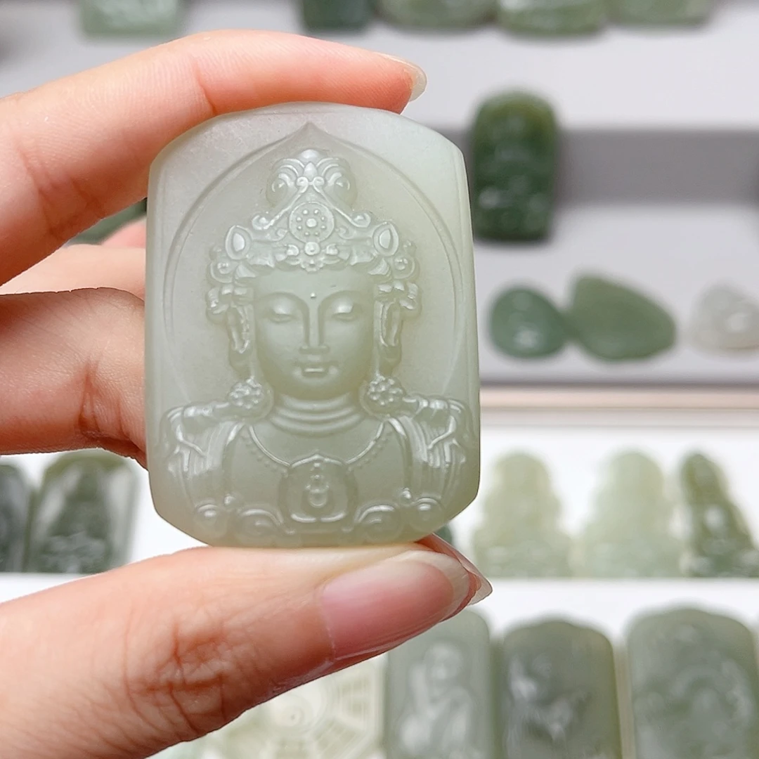 退***兵和田玉未镶嵌颈饰