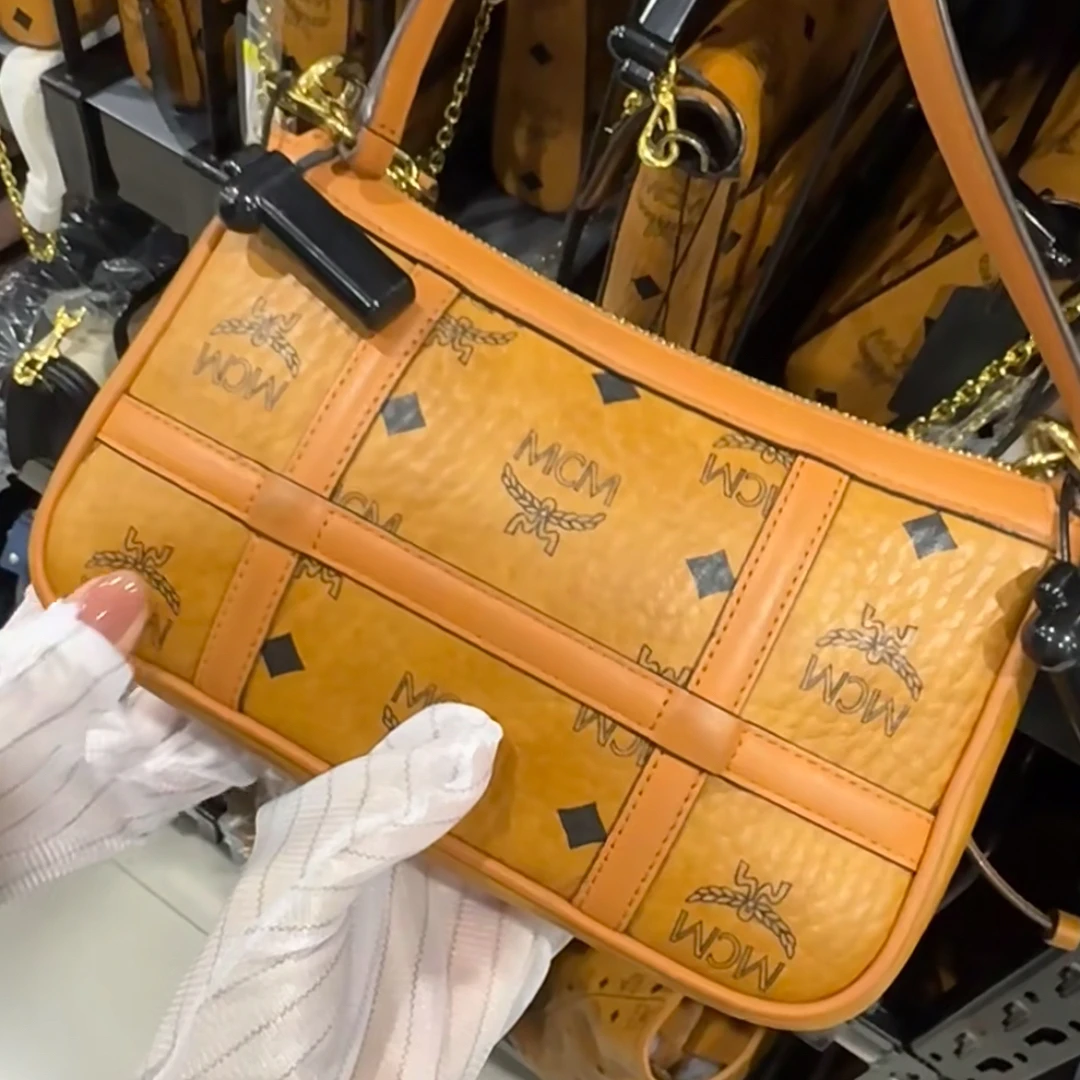 99新 MCM mcm双肩包杭137