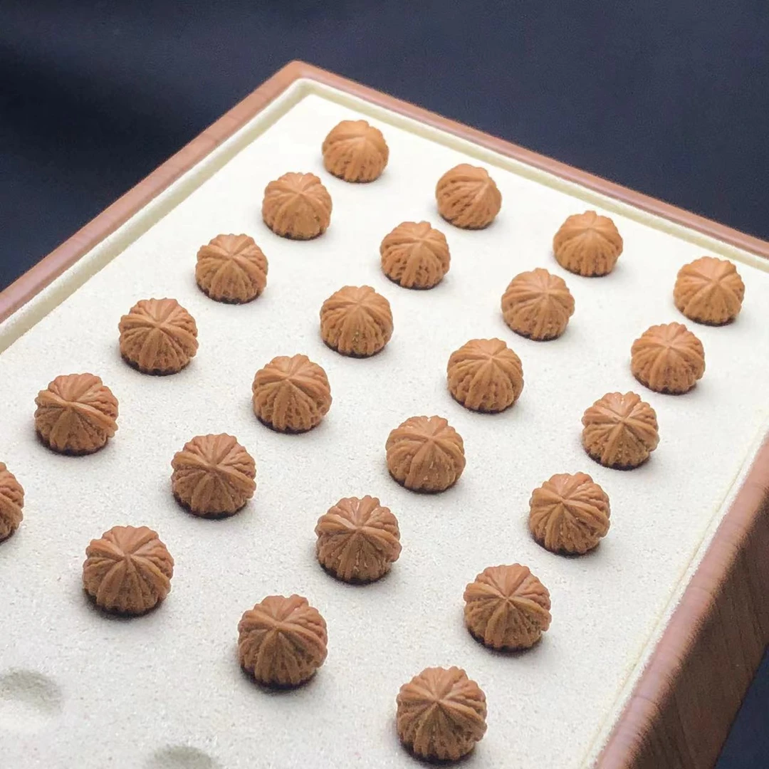 12左右小四棱猴头核桃精工手持