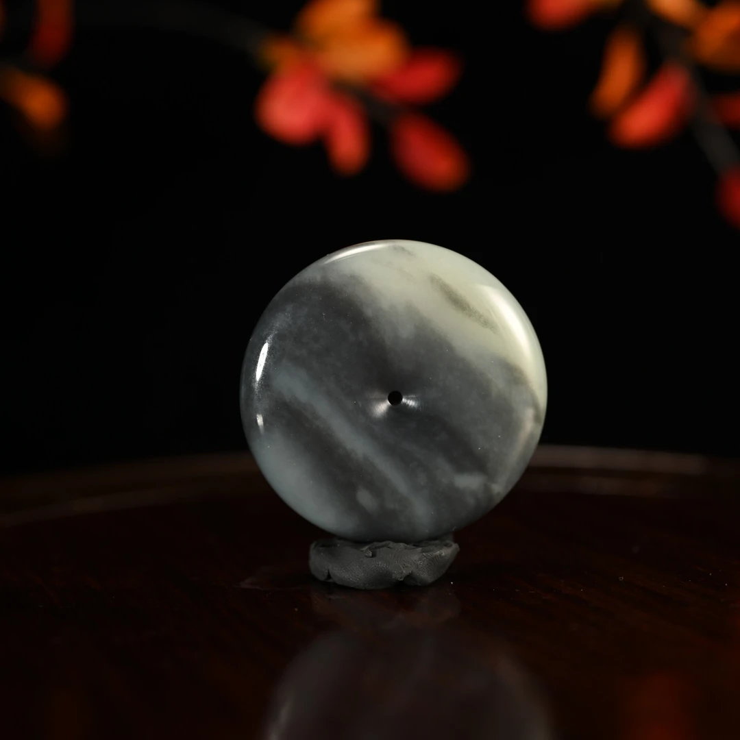 Lot8814 2512170061和田玉青花平安扣挂件/保利