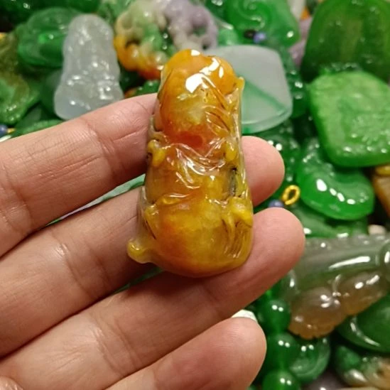 翡翠颈饰未镶嵌翡翠