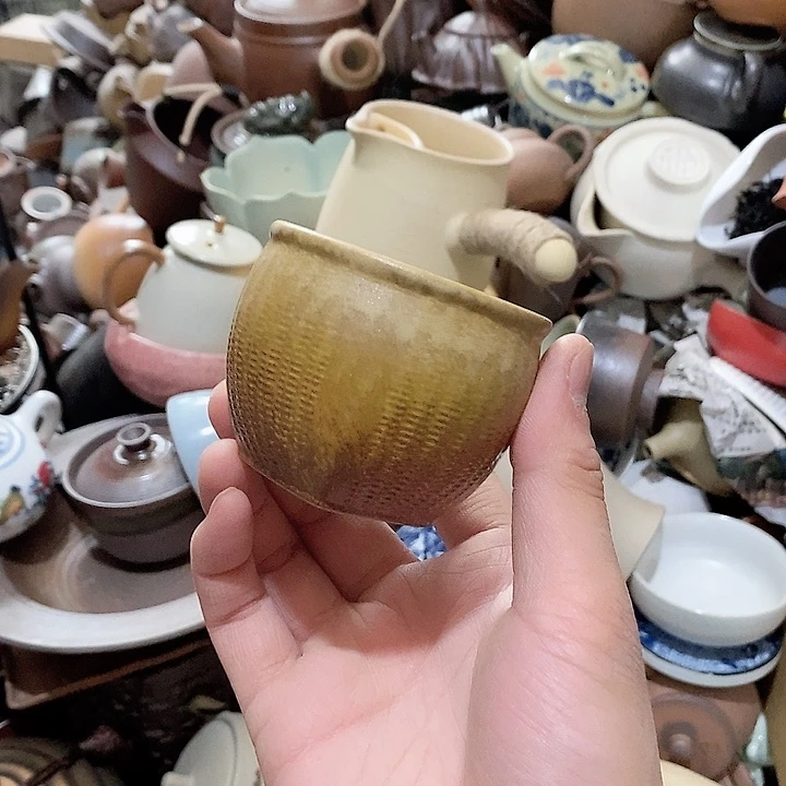 瓷片荷花的小尾巴都要带什么衣服