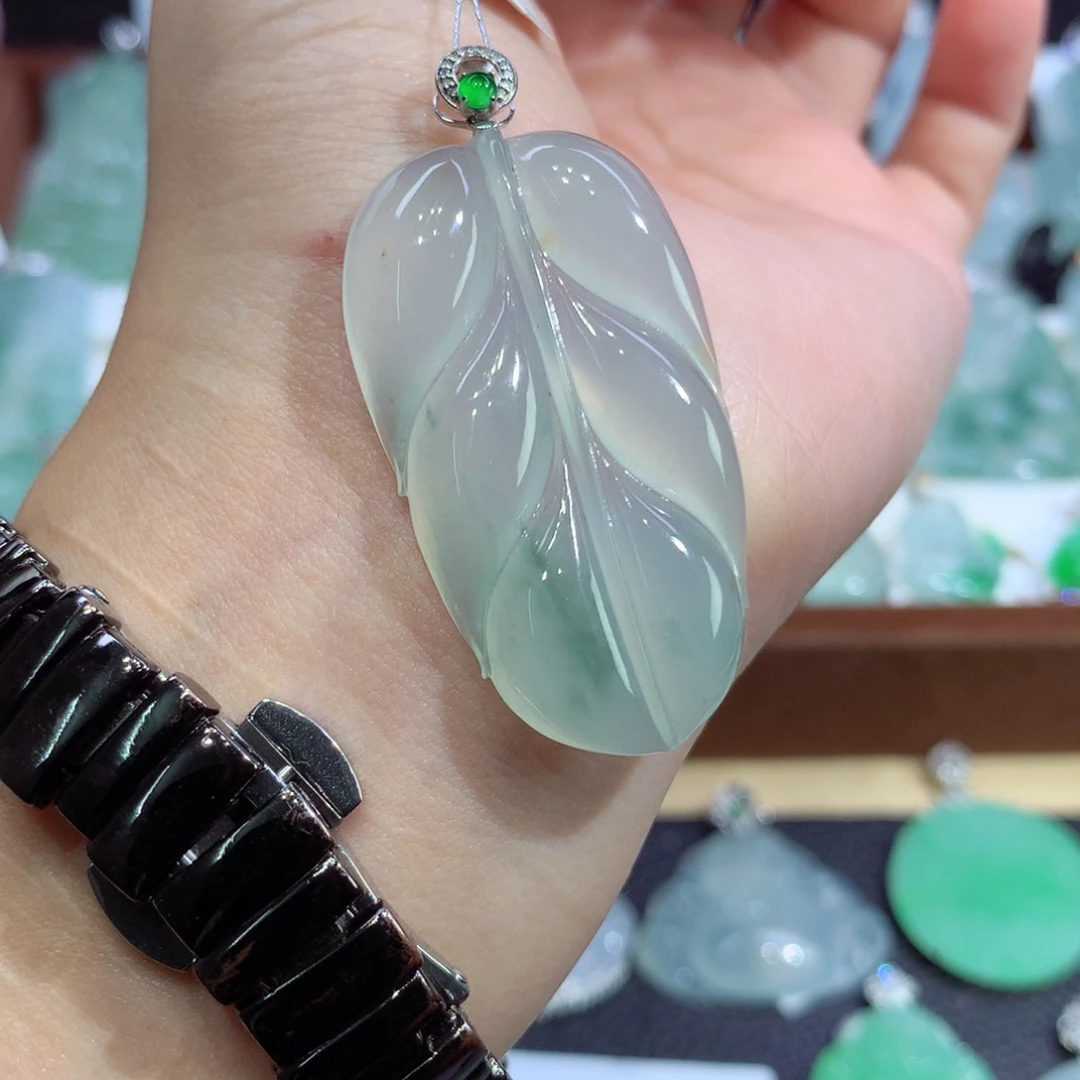 吊坠(不含链)18K金镶嵌翡翠