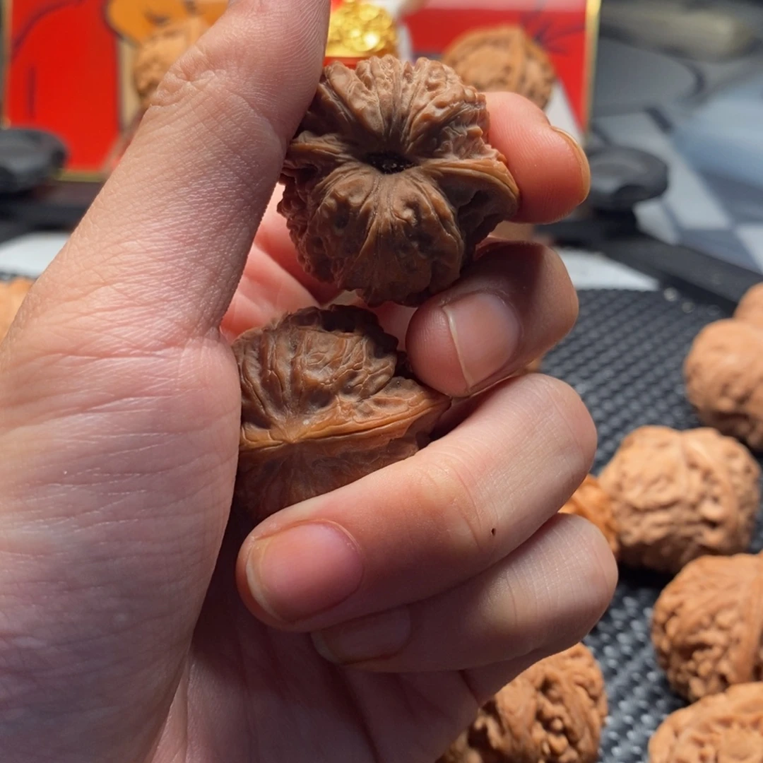 ****文玩核桃精品对血麒麟