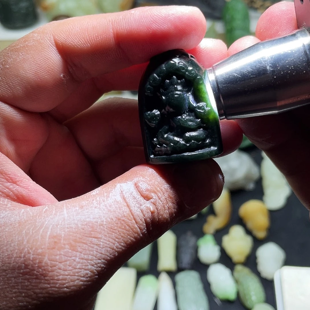 和田玉未镶嵌颈饰