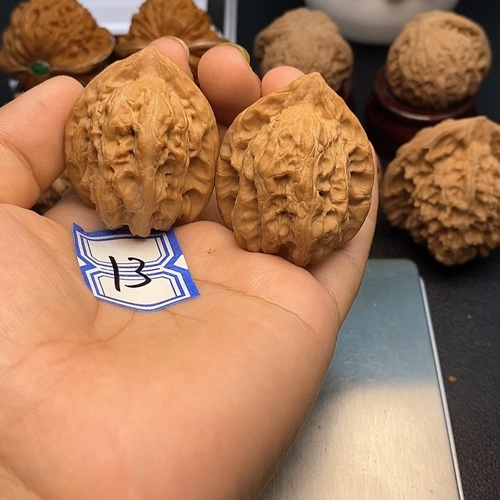 文玩核桃把件46赤龙鸡心