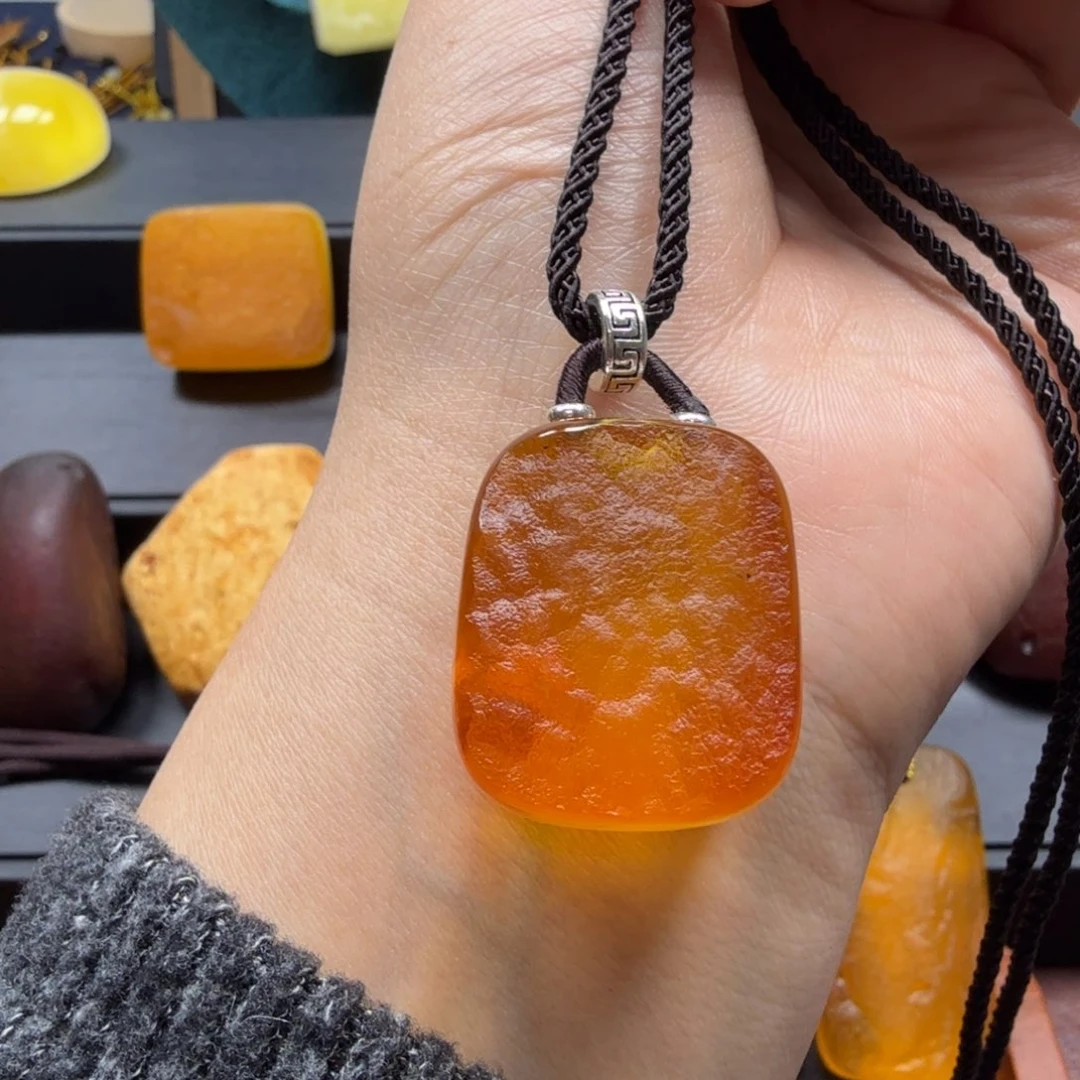 琥珀吊坠(赠链)未镶嵌