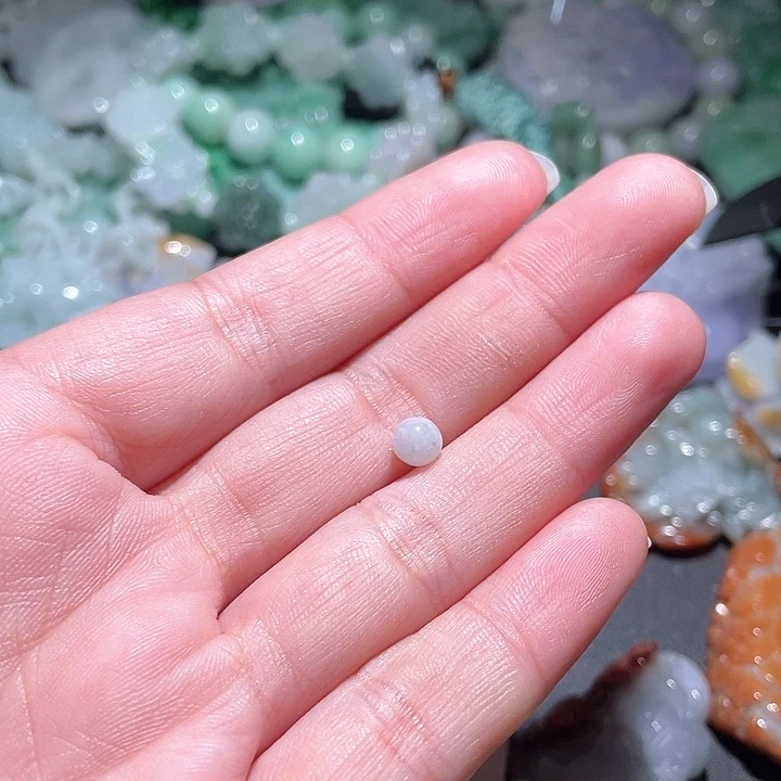 颈饰未镶嵌翡翠茉**山天