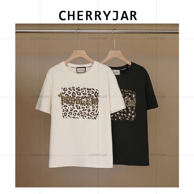Cherryjar【251079】轻奢豹纹印字母镶钻宽松弹力短袖印花重工圆领