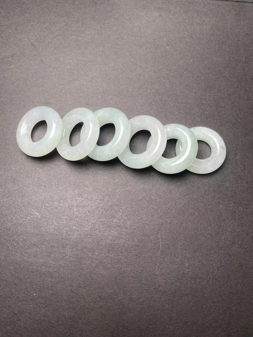 天然翡翠白冰胖跑环内径10.11.12mm多样性发其一