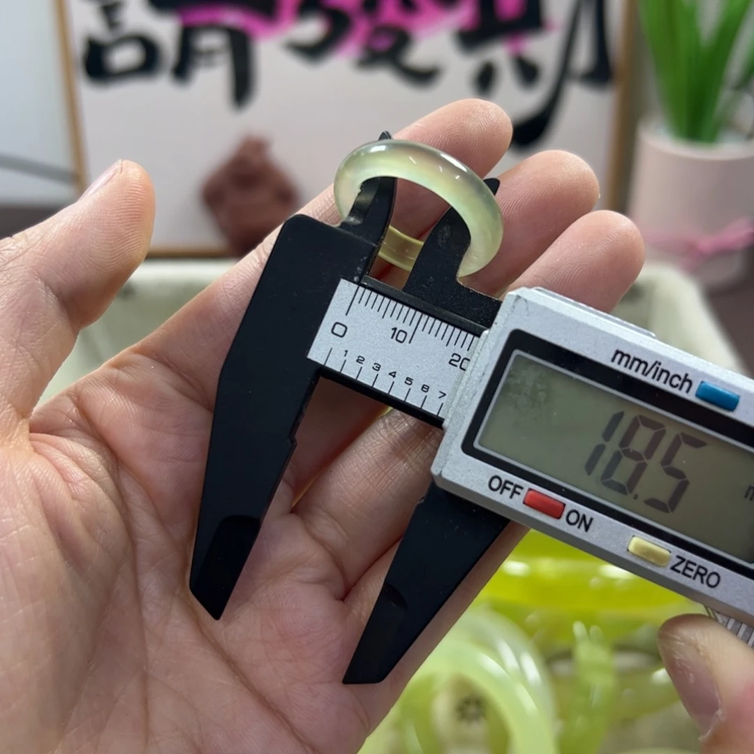 蛇纹石玉手镯未镶嵌183