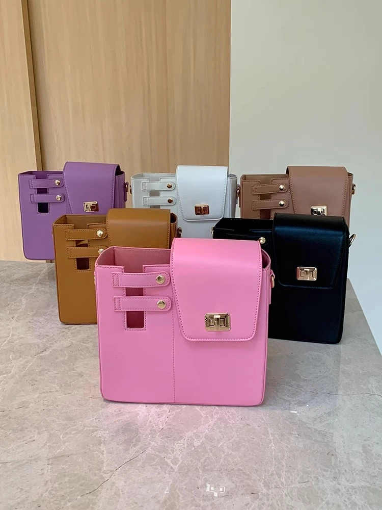 户外便携斜挎式水杯保护套2025新款多功能通用大保温杯套收纳包袋