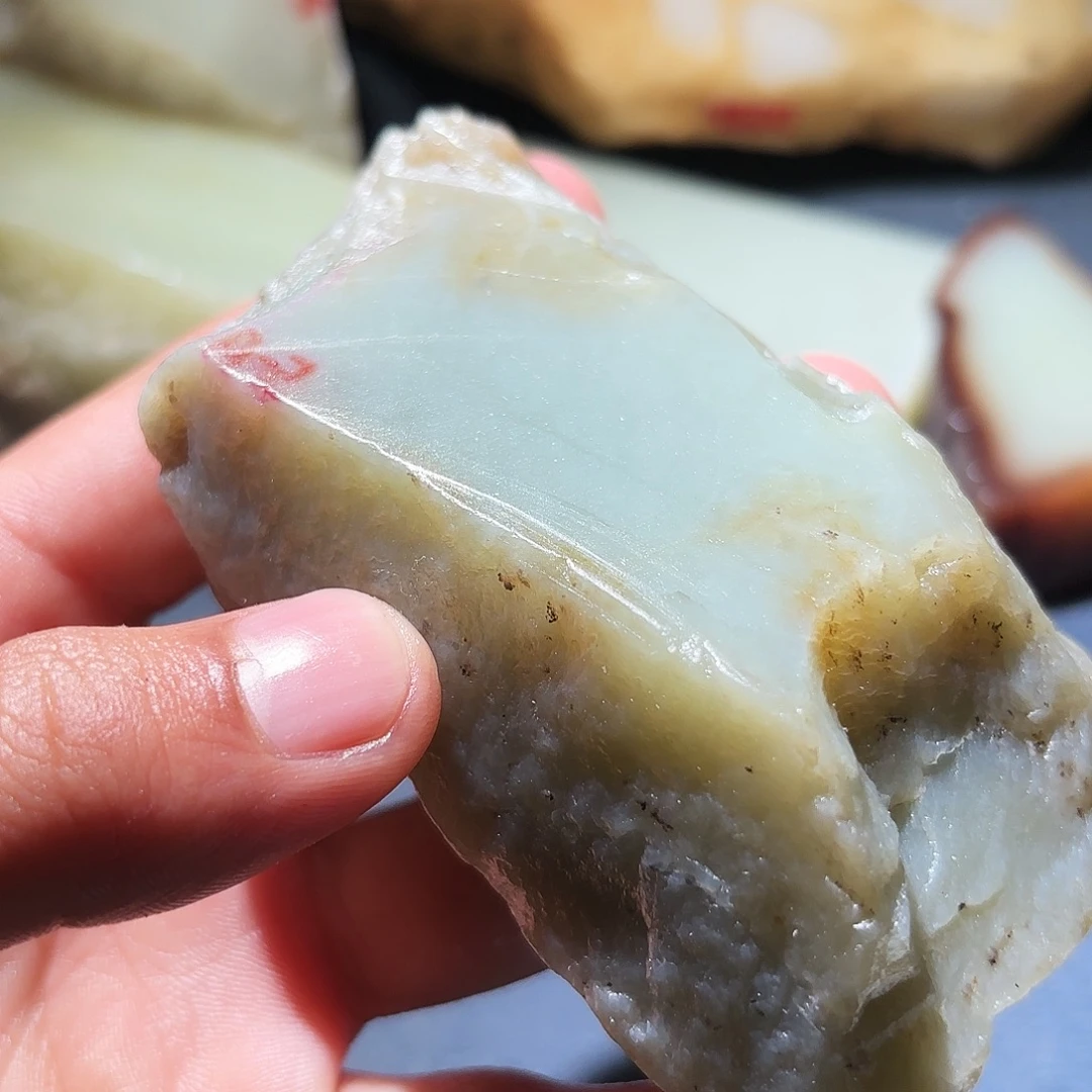 和田玉未镶嵌珠宝奇石