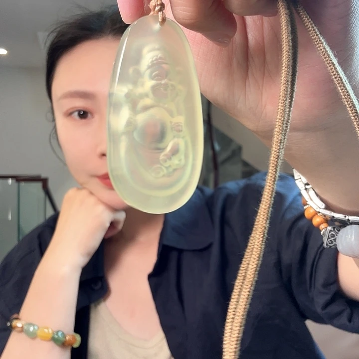 杜***涛未镶嵌蛇纹石玉颈饰