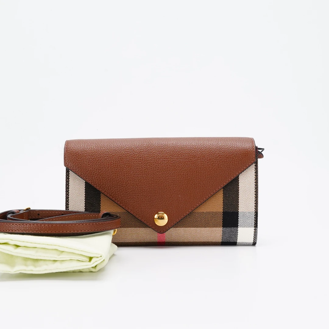 95新 BURBERRY/博柏利 【静文】信封 woc 斜挎包/BGC201370013