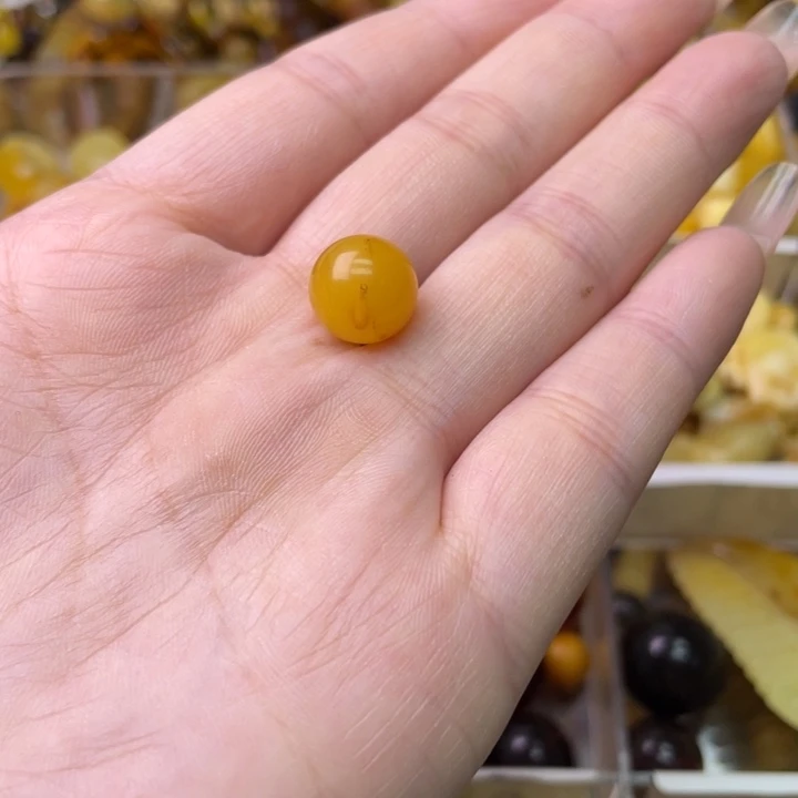 琥珀未镶嵌珠宝奇石
