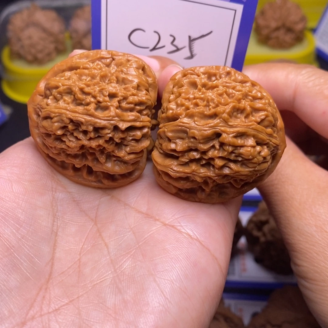 头***喵把件桃核40南疆石c235