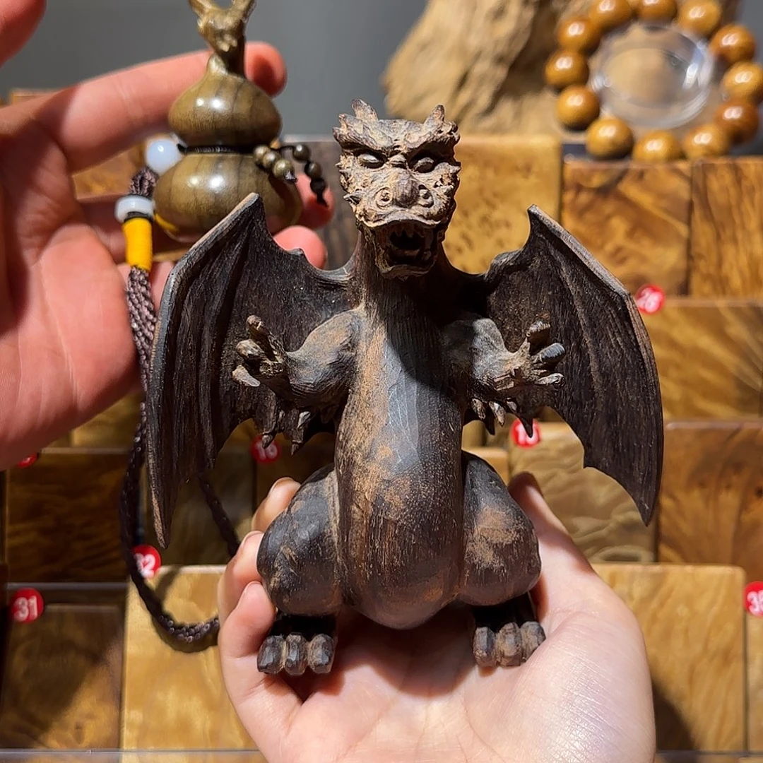 祁***斗染料紫檀（血檀）纯手工雕刻邪恶大飞龙