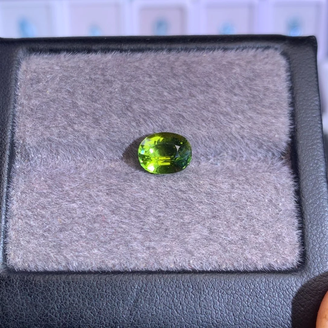 碧玺未镶嵌珠宝奇石2.015ct