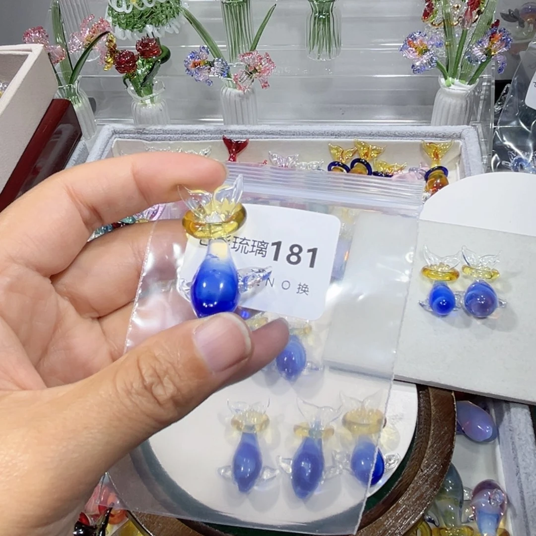 T***g玻璃颈饰181鲸鱼一个