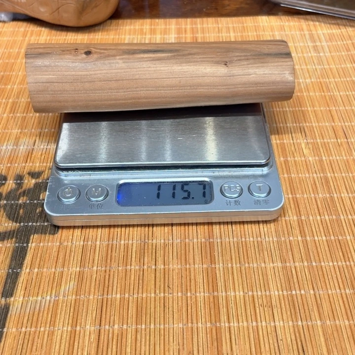 檀香木其他大*好老山檀香115.7克老料