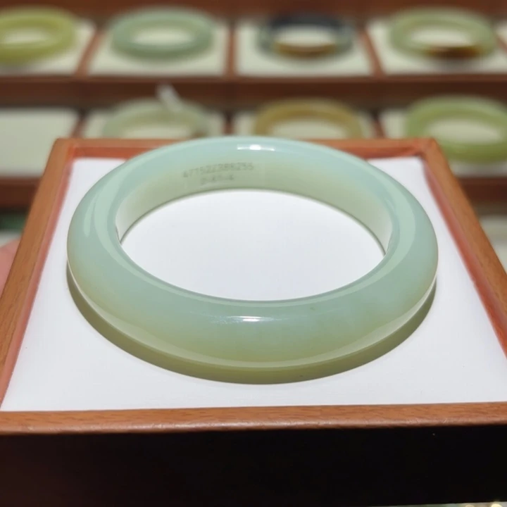 和田玉未镶嵌手镯且末蓝镯