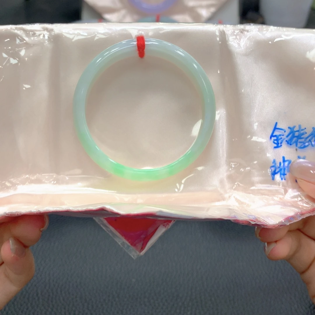 翡翠未镶嵌手镯翡翠