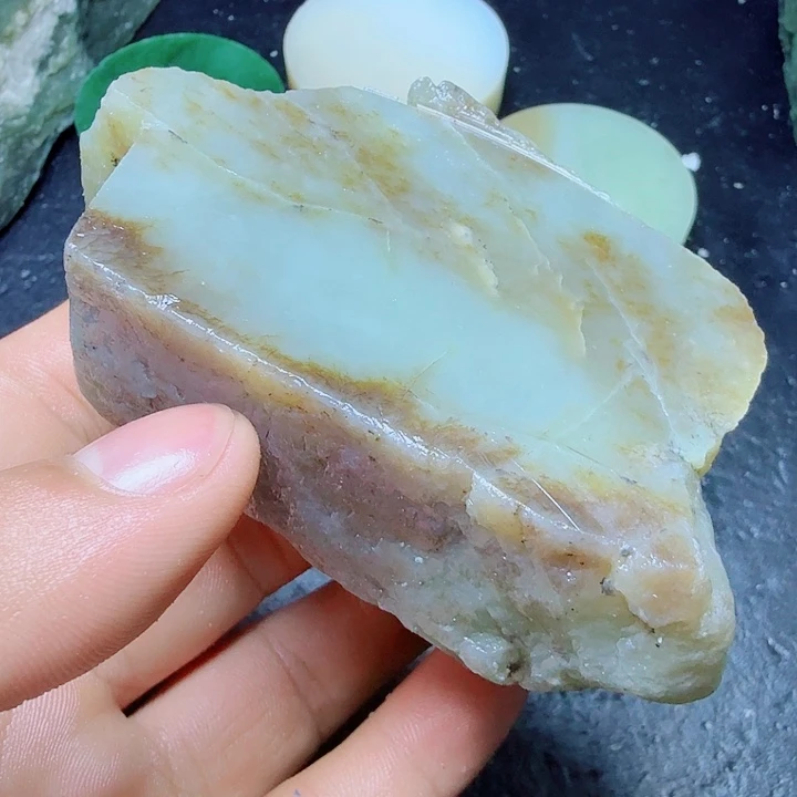 和田玉（糖玉）未镶嵌珠宝奇石