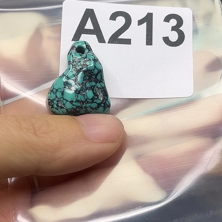 用***0绿松石未镶嵌颈饰