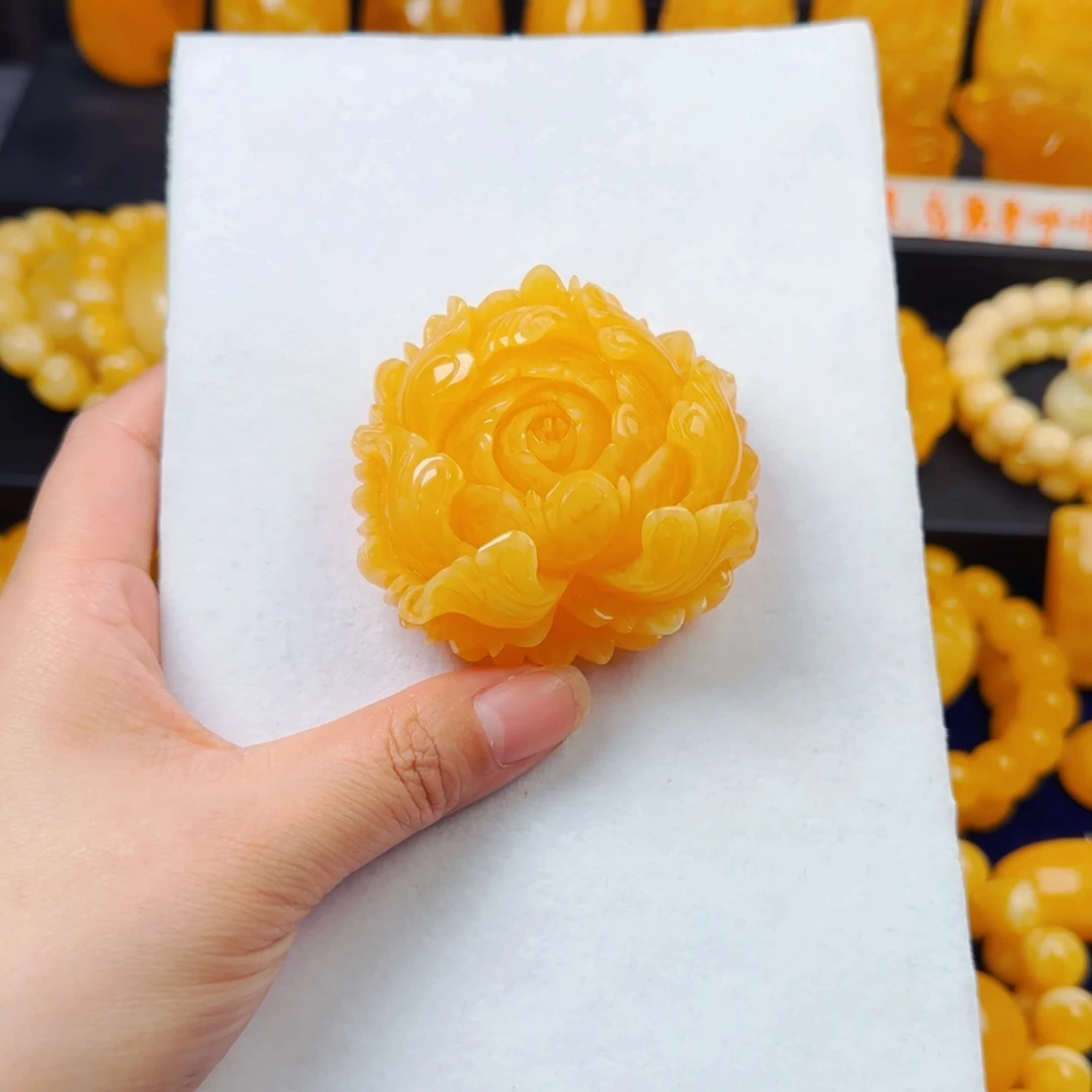 蜜蜡颈饰未镶嵌牡丹花吊坠