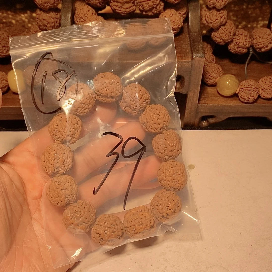 金刚菩提手串翔**舍18。