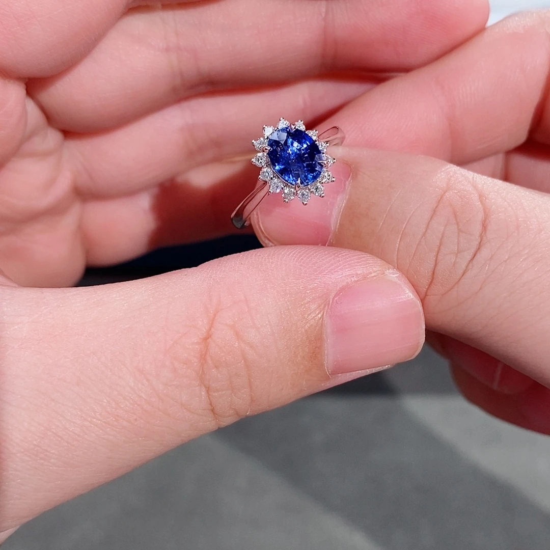 蓝宝石戒指18K金镶嵌AIGS皇家蓝1.79