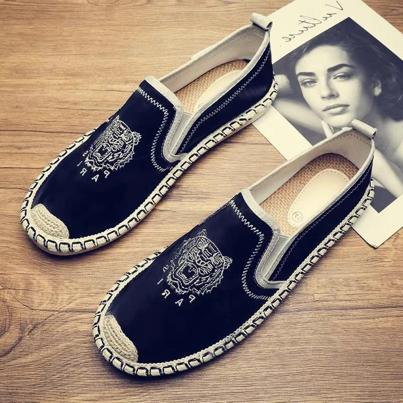2025老北京布鞋男夏季休闲中国风刺绣渔夫光脚穿一脚蹬僧鞋无鞋带
