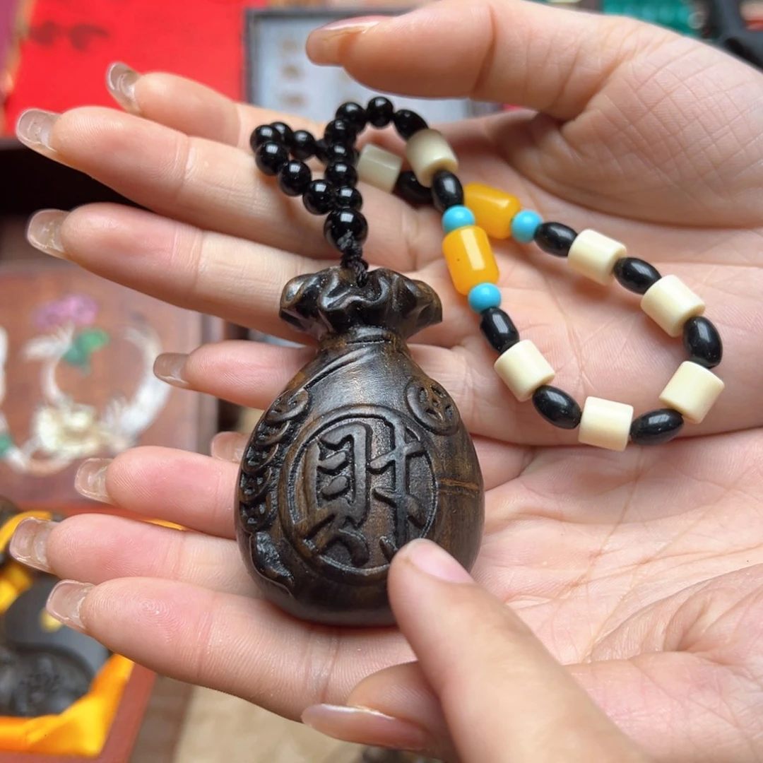 大叶紫檀（黑酸枝木类）