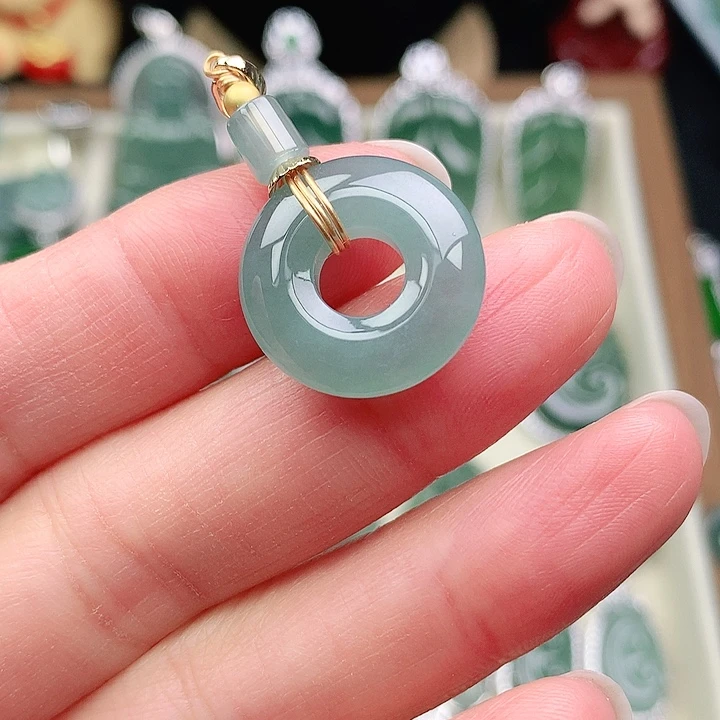 颈饰未镶嵌翡翠吊坠