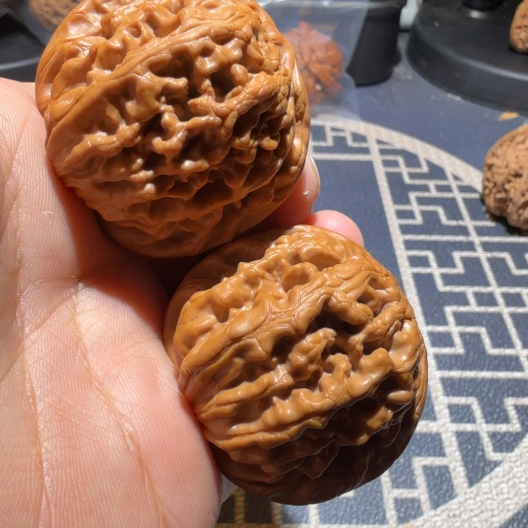 猴头核桃把件凤凰台